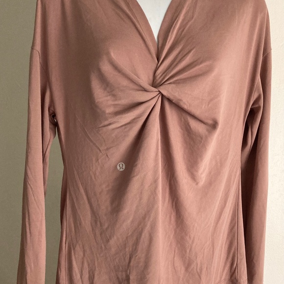 Lululemon Rose to Brick Top Size M.  Four way stretch, moisture wicking fabric - Picture 1 of 5